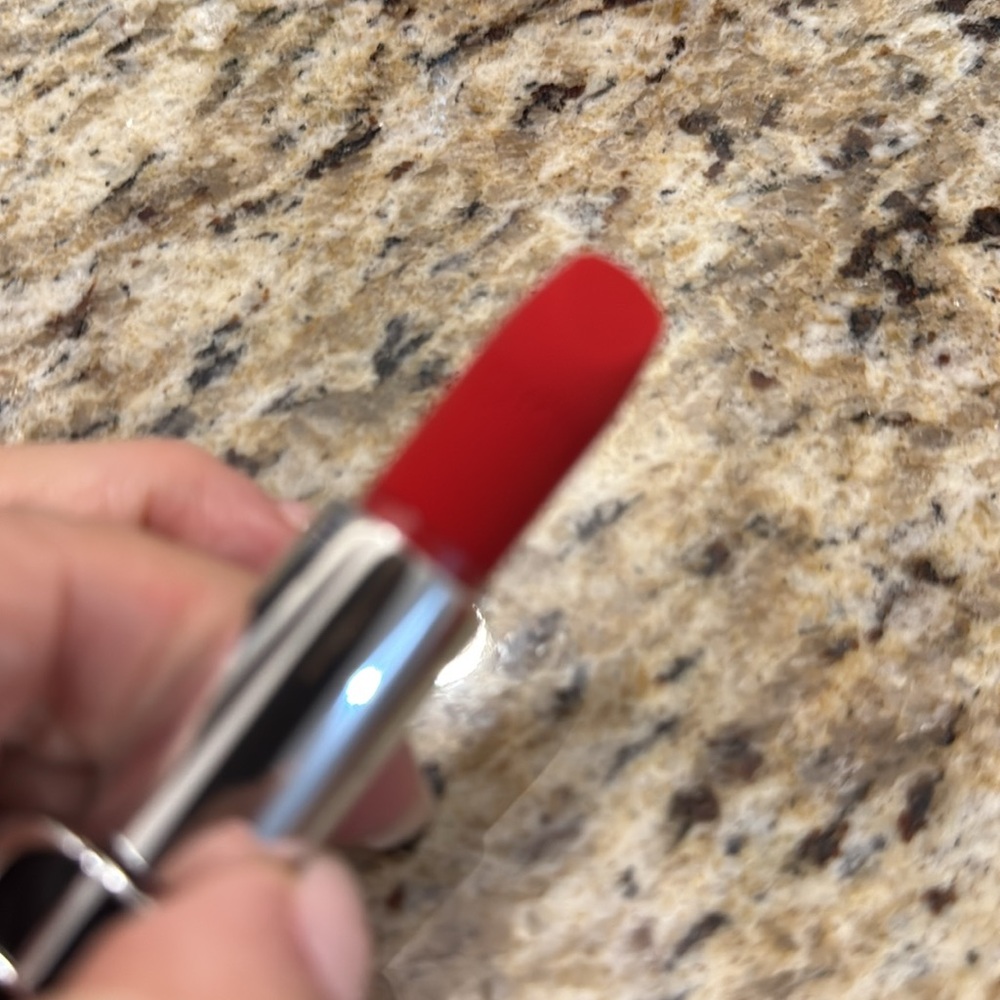 Rouge Dior Strong Red Velvet #888 - Picture 2 of 5